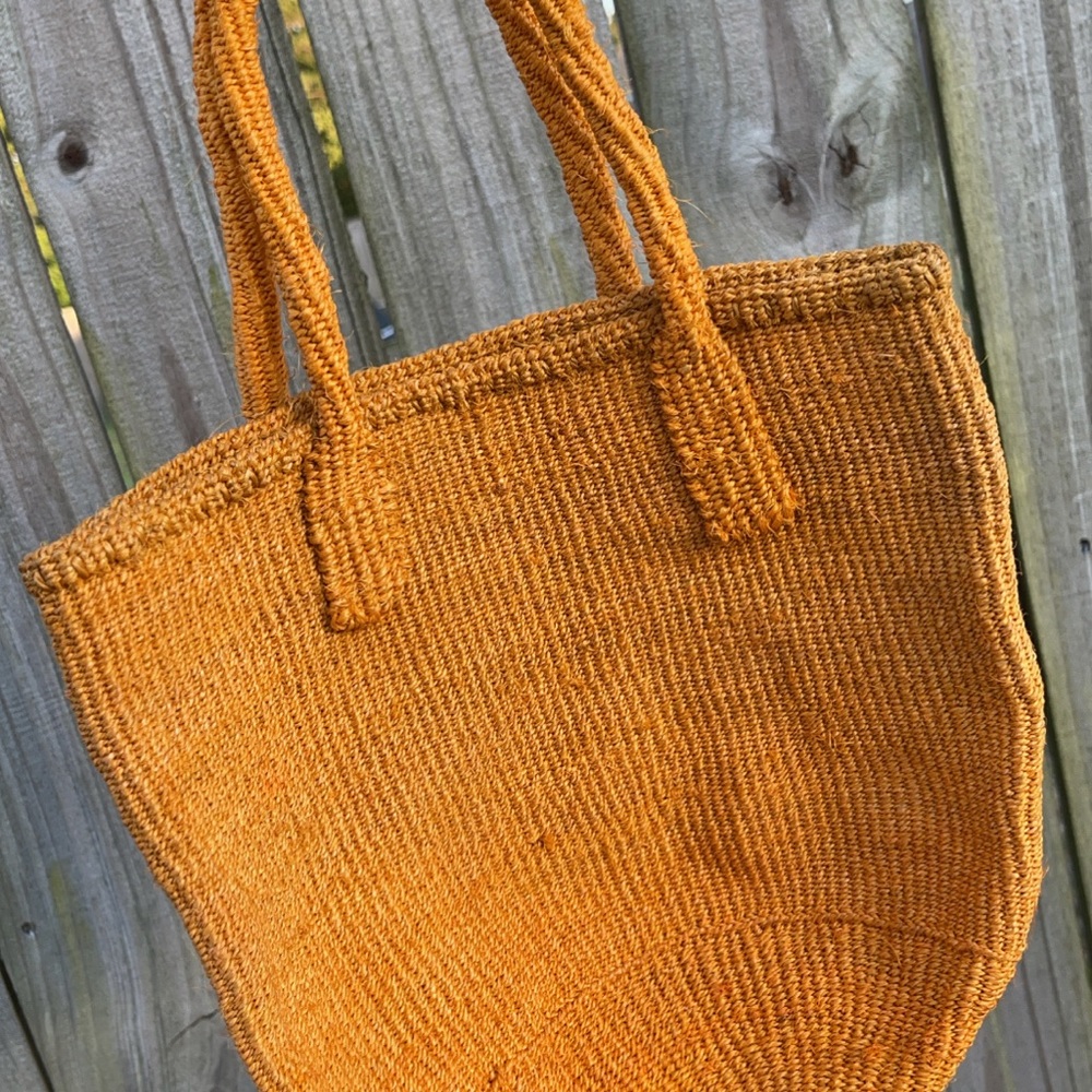Handmade straw purse 👜 🍊